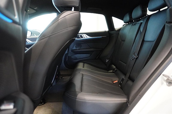 BMW i4 6 of 16
