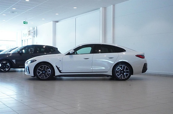 BMW i4 4 of 16