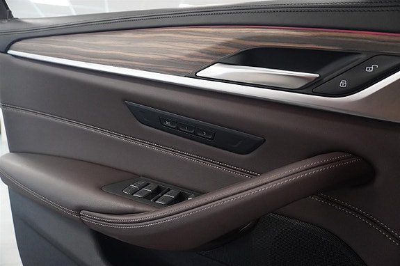 BMW 545e 18 of 19