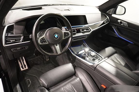 BMW X7 2 of 27