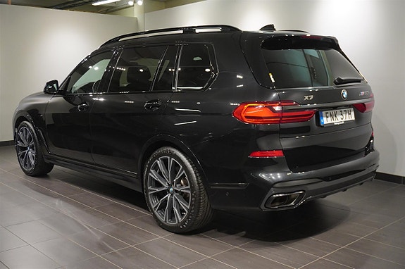 BMW X7 4 of 27