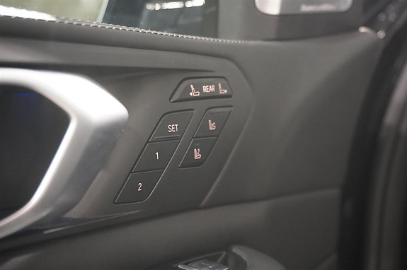 BMW X7 18 of 27