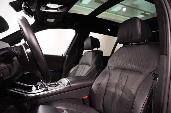 BMW X7 10 of 27