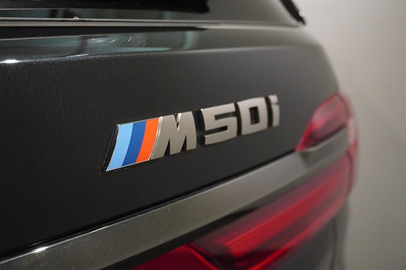 BMW X7 8 of 27