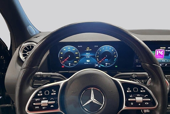 Mercedes-Benz GLA250 e 10 of 19