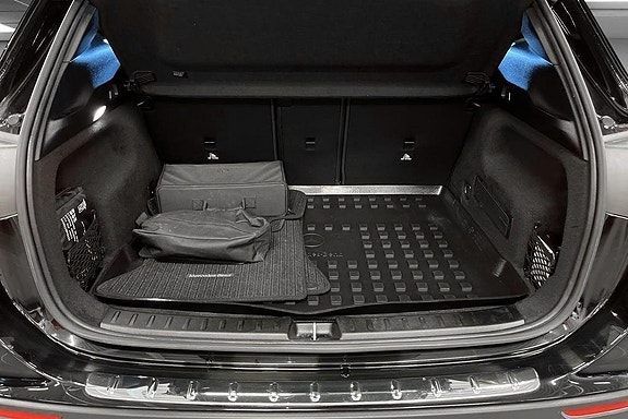Mercedes-Benz GLA250 e 14 of 19