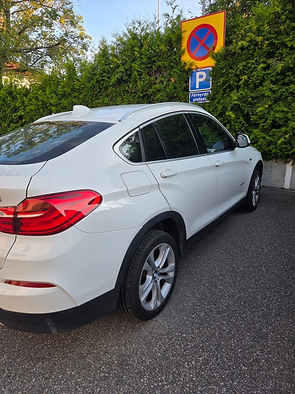 BMW X4 2 of 6