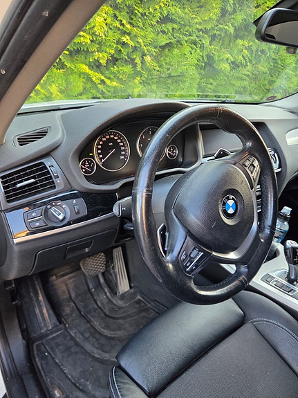 BMW X4 3 of 6