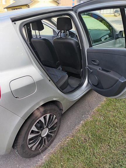 Renault Clio 12 of 14