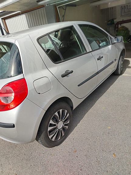 Renault Clio 2 of 14