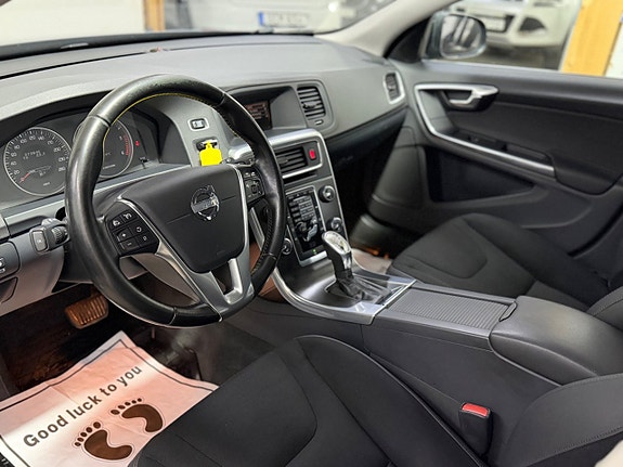 Volvo V60 8 of 13