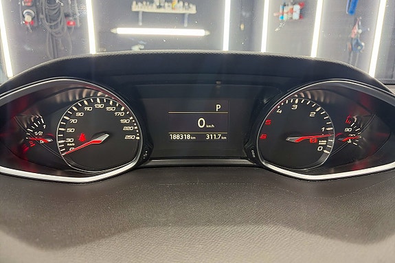 Peugeot 308 SW 14 of 20