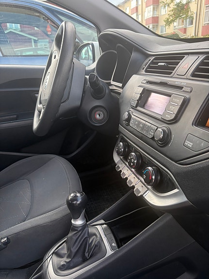 Kia Rio 5 of 6