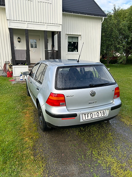 Volkswagen Golf IV 3 of 7