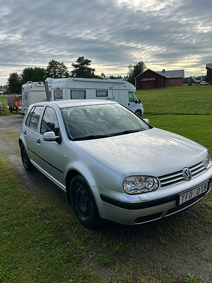 Volkswagen Golf IV 2 of 7