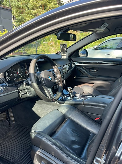 BMW 520d 4 of 8