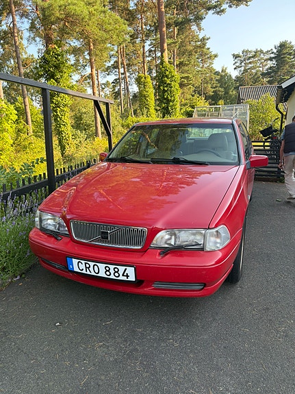 Volvo S70 2 of 8