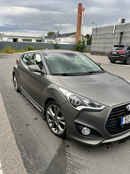 Hyundai Veloster 2 of 13
