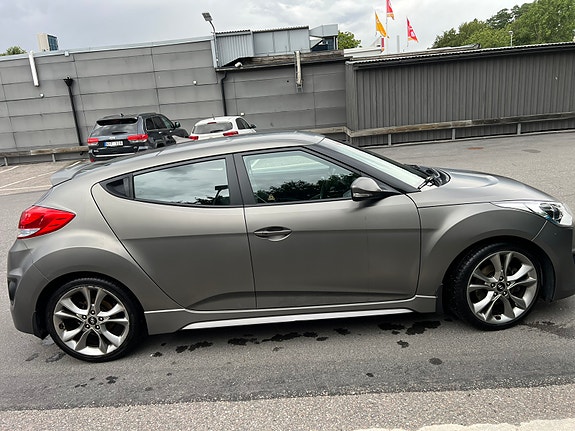 Hyundai Veloster 3 of 13