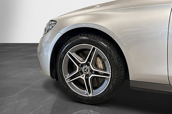 Mercedes-Benz E300 e 22 of 23
