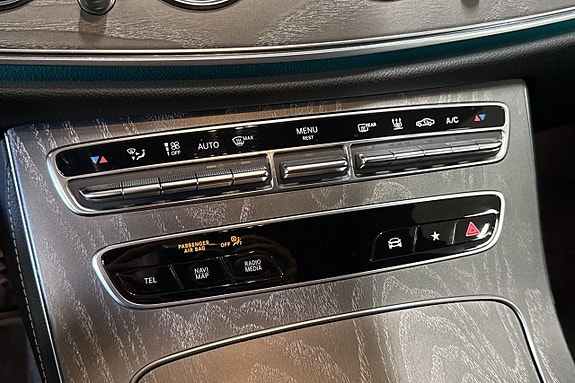 Mercedes-Benz E300 e 19 of 23