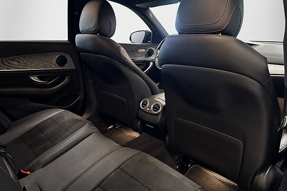 Mercedes-Benz E300 e 13 of 23