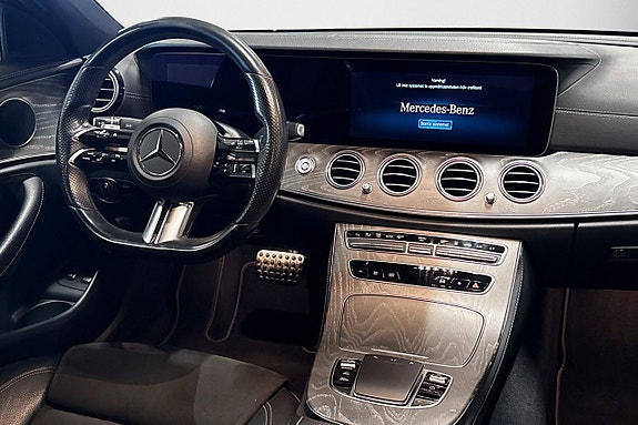 Mercedes-Benz E300 e 14 of 23