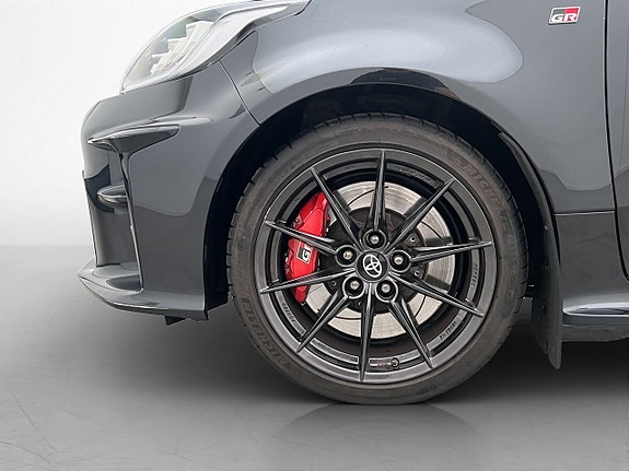Toyota Yaris 24 of 27