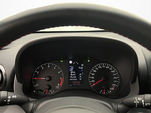 Toyota Yaris 15 of 27