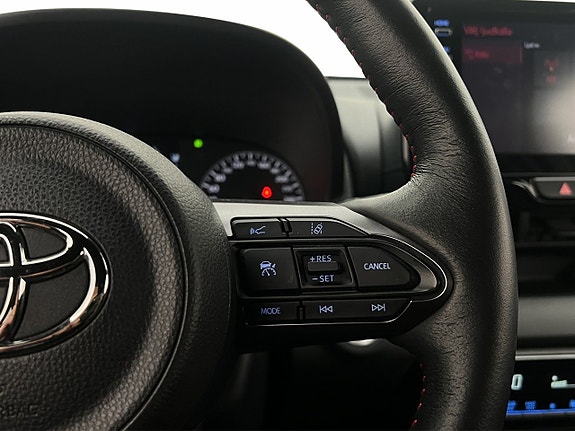 Toyota Yaris 16 of 27