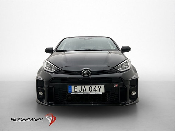 Toyota Yaris 2 of 27