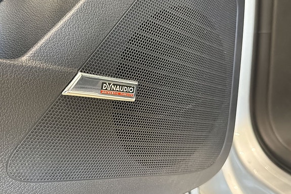 Volkswagen Tiguan 16 of 23