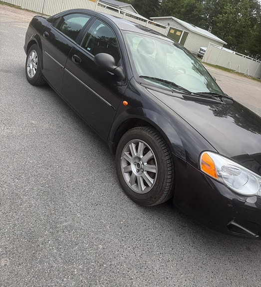 Chrysler Sebring 2 of 7