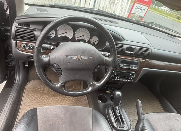 Chrysler Sebring 6 of 7