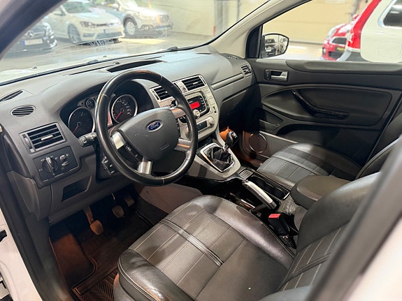 Ford Kuga 14 of 30