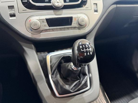 Ford Kuga 22 of 30