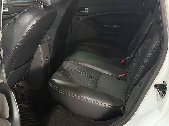 Ford Kuga 14 of 18