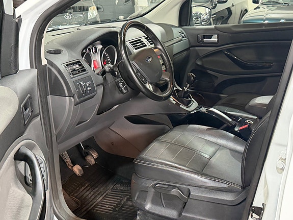 Ford Kuga 13 of 18