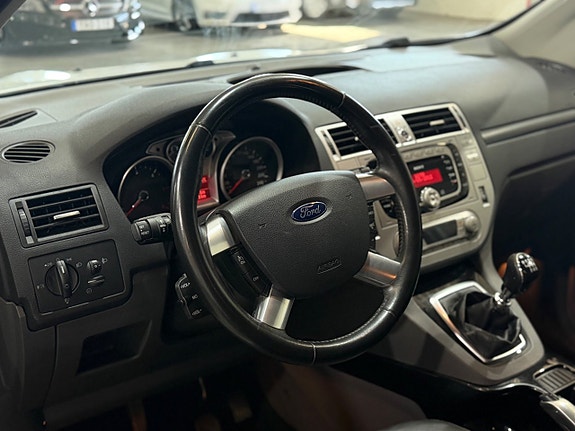 Ford Kuga 15 of 30