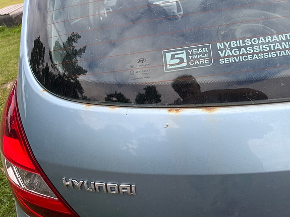 Hyundai i20 2 of 9