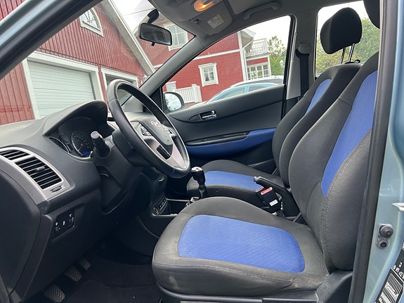 Hyundai i20 7 of 9