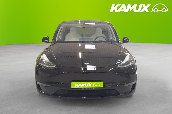 Tesla Model Y 6 of 20