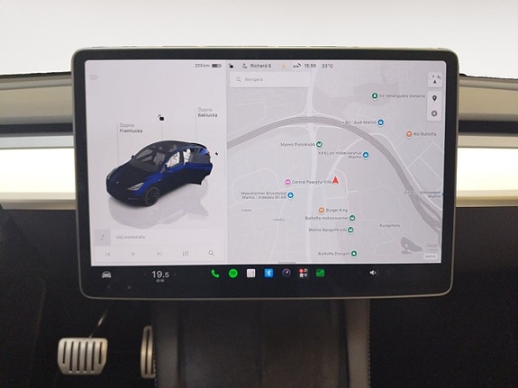 Tesla Model Y 16 of 20
