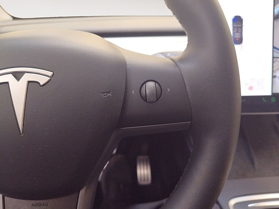 Tesla Model Y 20 of 20