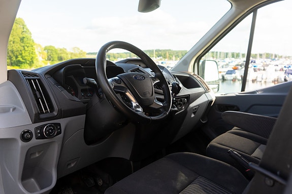 Ford Transit 19 of 29