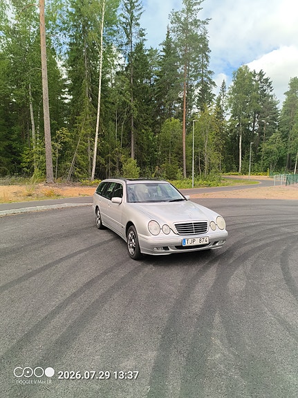 Mercedes-Benz E430 2 of 5