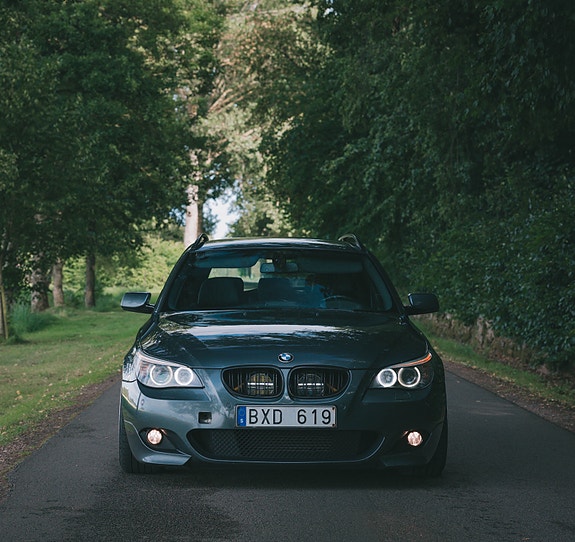 BMW 530d 2 of 5