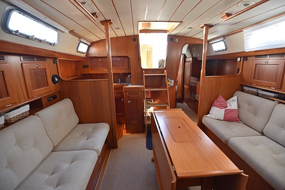 Hallberg Rassy 43 16 of 24