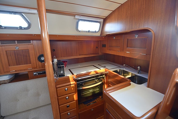 Hallberg Rassy 43 19 of 24