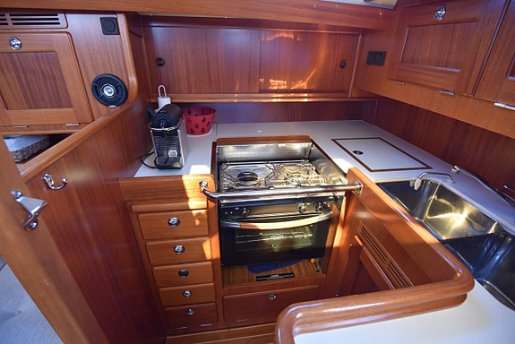Hallberg Rassy 43 20 of 24